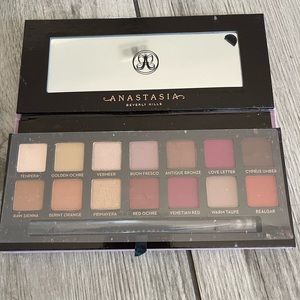 Anastasia Modern Renaissance Eyeshadow Palette
